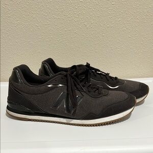 New Balance Women’s Sola Sleek V1 Black Sneakers